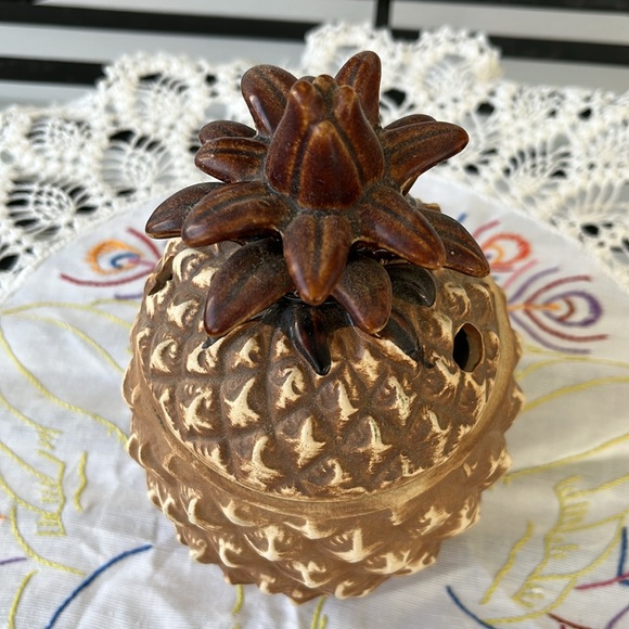 Mark Thomas Outrigger Cannery Row- Vintage Drink Mug - Picture 3 of 12